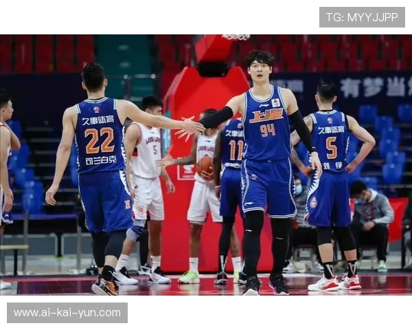 阳光新援林赛-艾伦有望出任先发控卫，与老队友马布里重聚